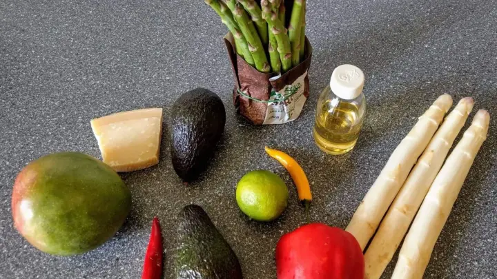 Spargelsalat mit Avocado- Chili-Dressing - Zutaten