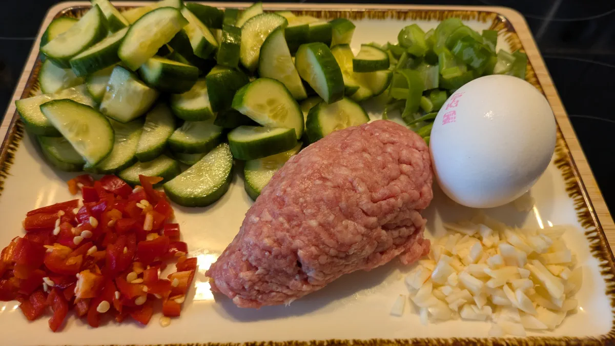 Thailändisches Gurkengemüse - Vorbereitung