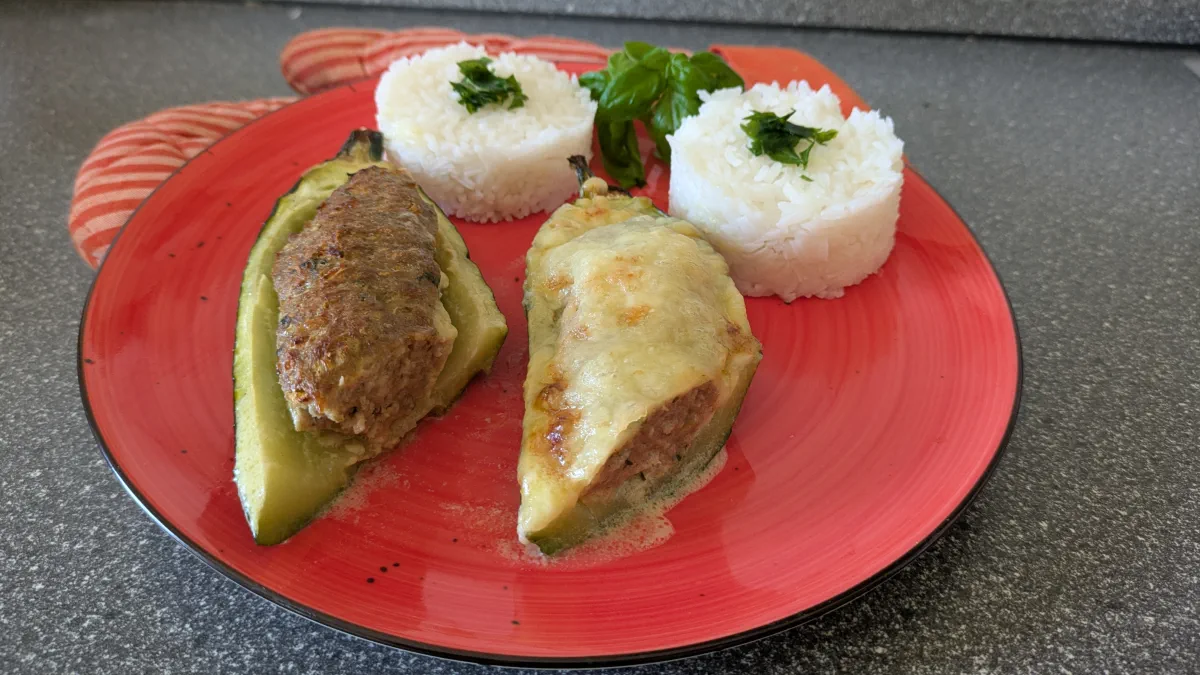 Zucchini mit Hackfleischfüllung